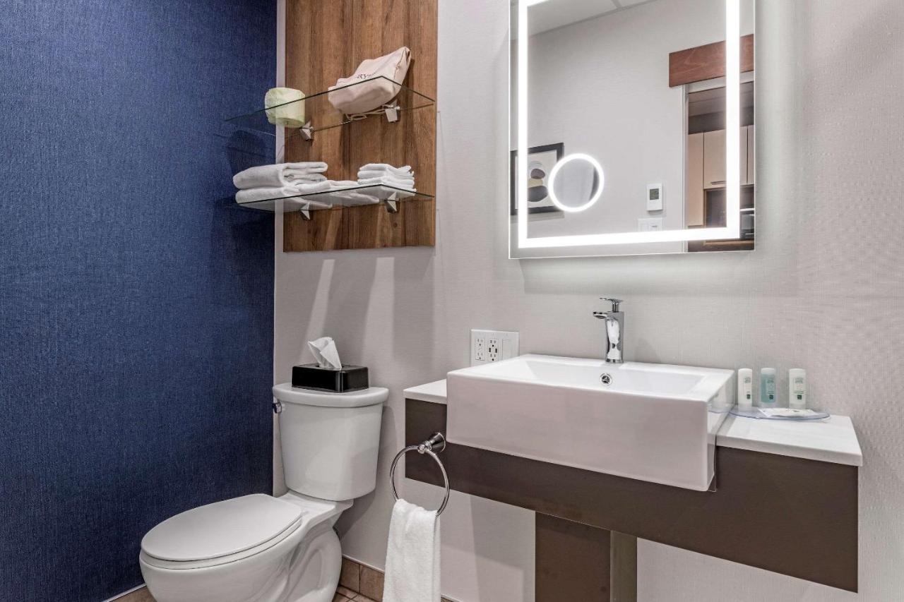 Quality Hotel & Conference Centre Edmundston Buitenkant foto